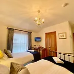 Elm Tree Bed & Breakfast 4*