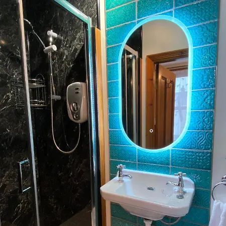 Frühstückspension Elm Tree 4*