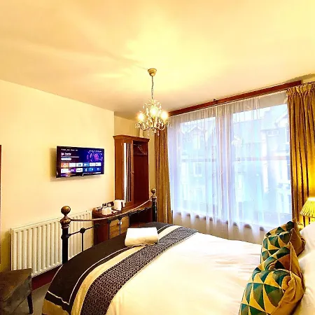 Frühstückspension Elm Tree 4*