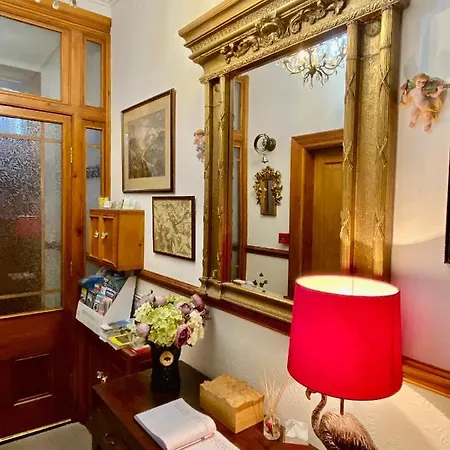 Elm Tree Alojamento de Acomodação e Pequeno-almoço 4*