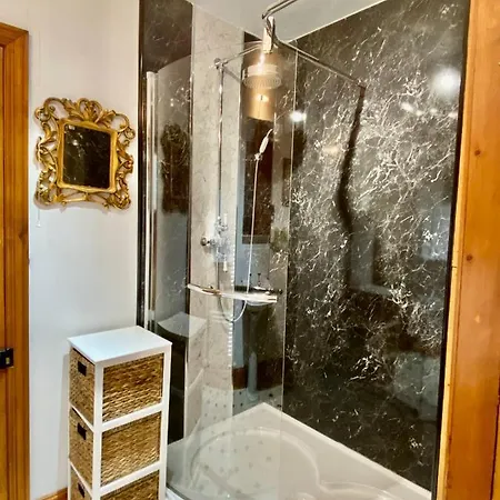 Elm Tree Bed & Breakfast 4*