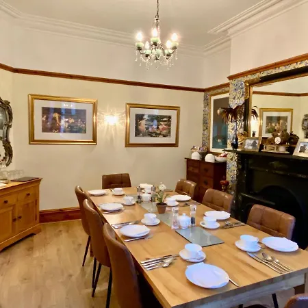 Bed & Breakfast Elm Tree