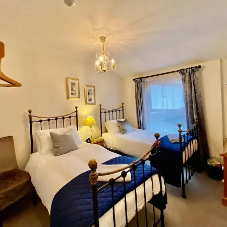 Bed & Breakfast Elm Tree