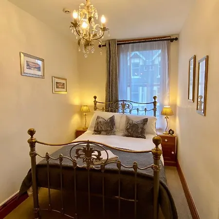 Elm Tree Alojamento de Acomodação e Pequeno-almoço 4*