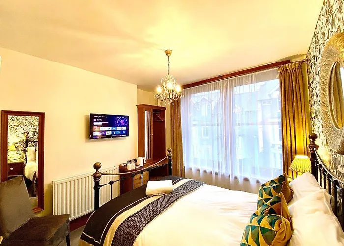 Bed & Breakfast Elm Tree 4*