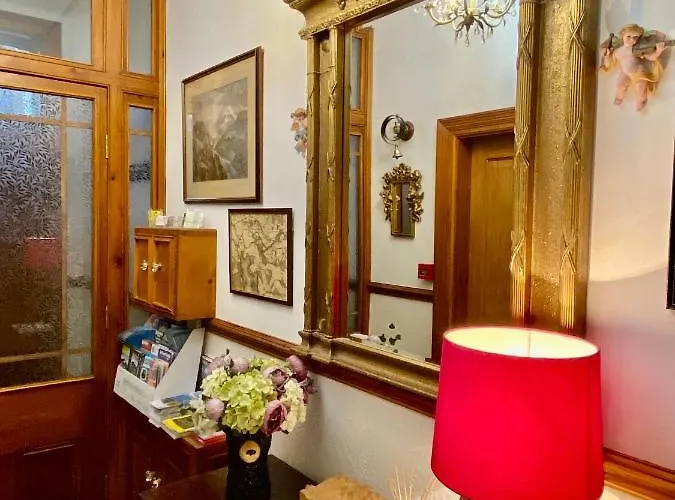 Elm Tree Bed & Breakfast 4*