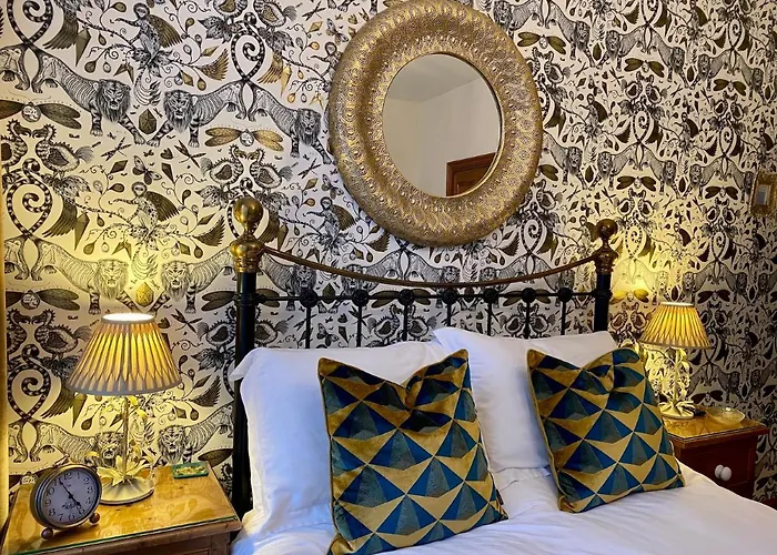 Bed & Breakfast Elm Tree 4*