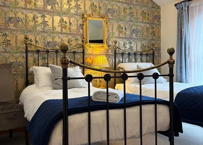 Bed & Breakfast Elm Tree 4*